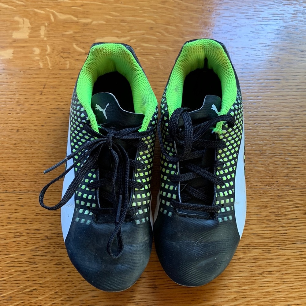 Kids Puma soccer cleats